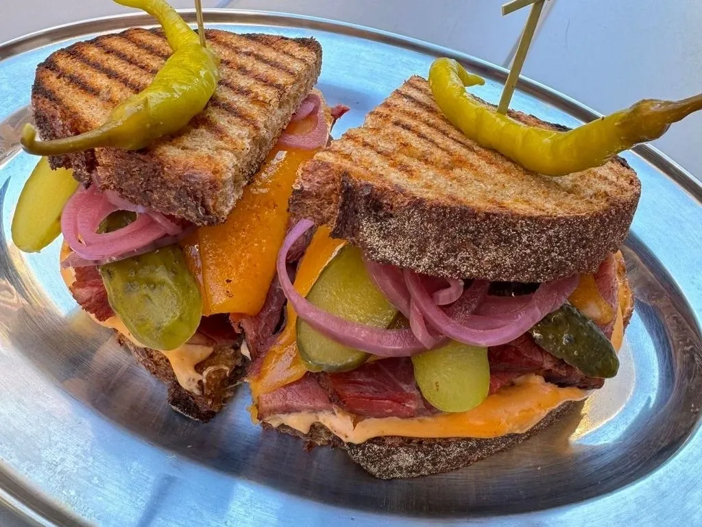 Sándwich de pastrami